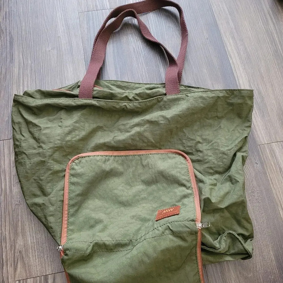 Most Wanted Women's Tote Shopping Bag Size Medium Green Solid Logo Zipper Pocket - Picture 2 of 8